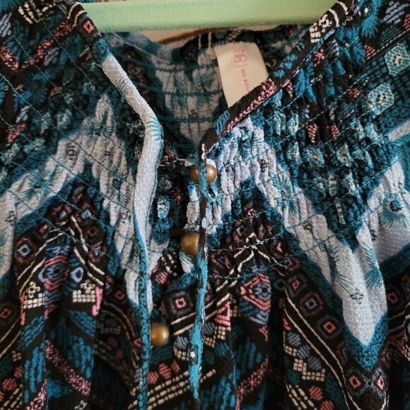 No Boundaries set if (2) short Sleeve tops Women's medium 7/9 Pre-owned - Picture 4 of 12